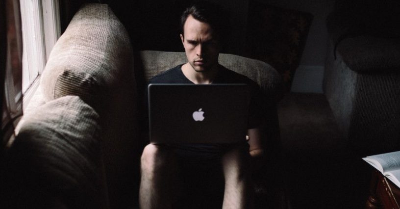 Môže pozeranie porna spôsobovať problémy s erekciou